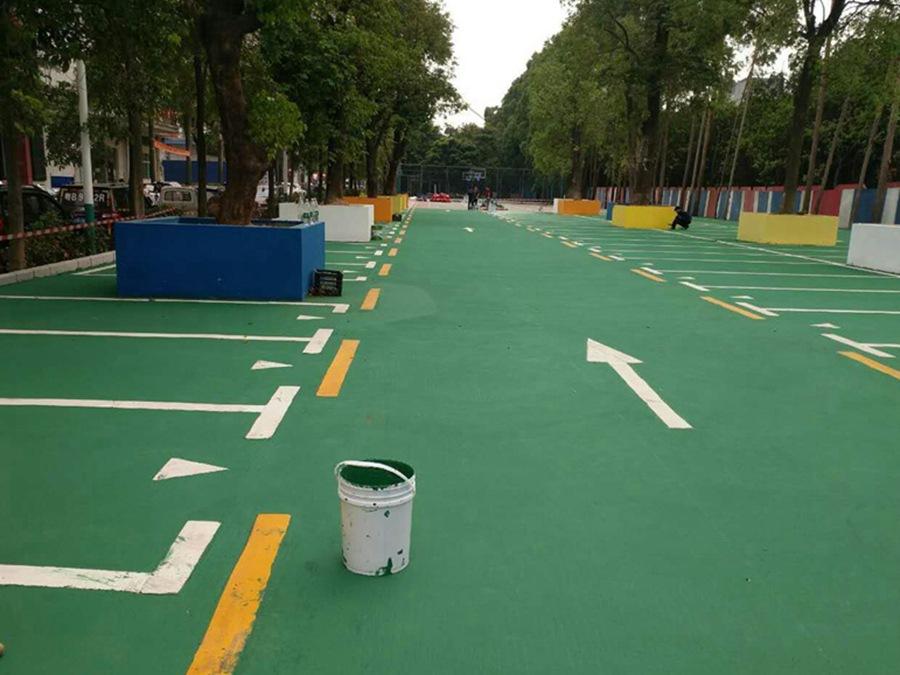 水泥地改造成丙烯酸球场材料需要注意什么?